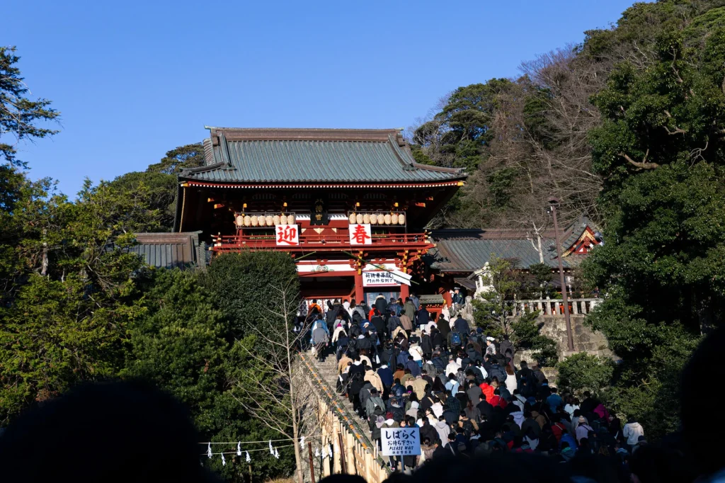 鶴岡八幡宮初詣の混雑を徹底解説