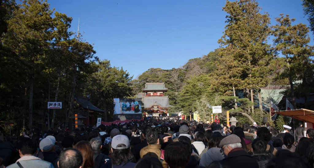 鶴岡八幡宮初詣の混雑対策と見どころ